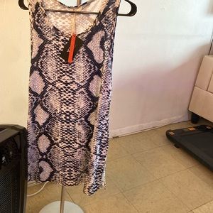 Nightgown with tags never worn, size medium